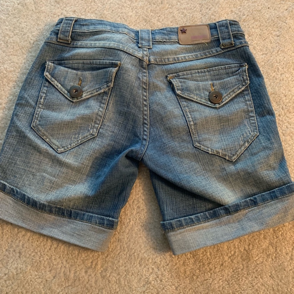 Shorts - Picture 3 of 4